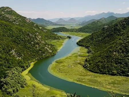 Липская пещера, Скадарское озеро и винария товарища Тито