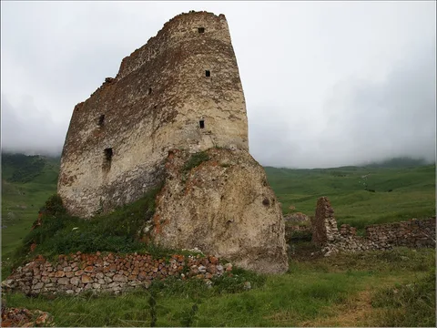 Башни рассказывают: история и предания Горной Дигории