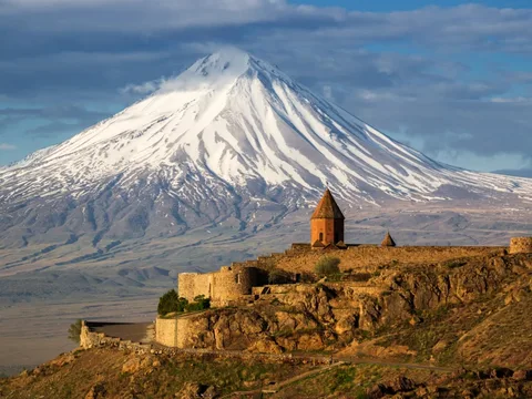 Южная Армения: Хор Вирап, Нораванк, Джермук и Арени