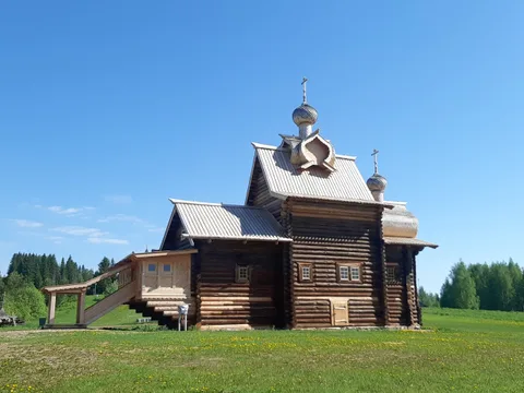 Пешком по Хохловке под пение птиц и шум воды