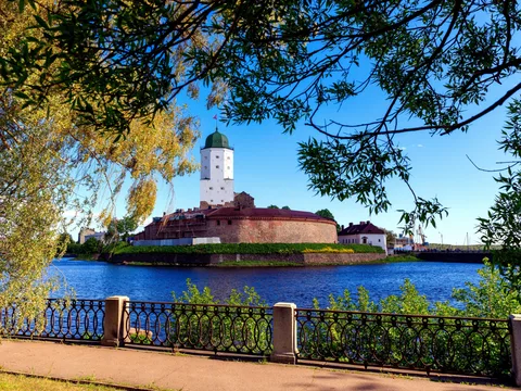 День в средневековом Выборге: старый город и парк Монрепо