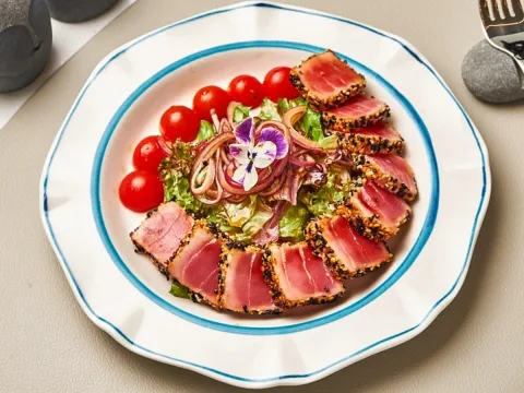 Прогулка со вкусом: Нижний Новгород с воды на электросудне «Петергоф»