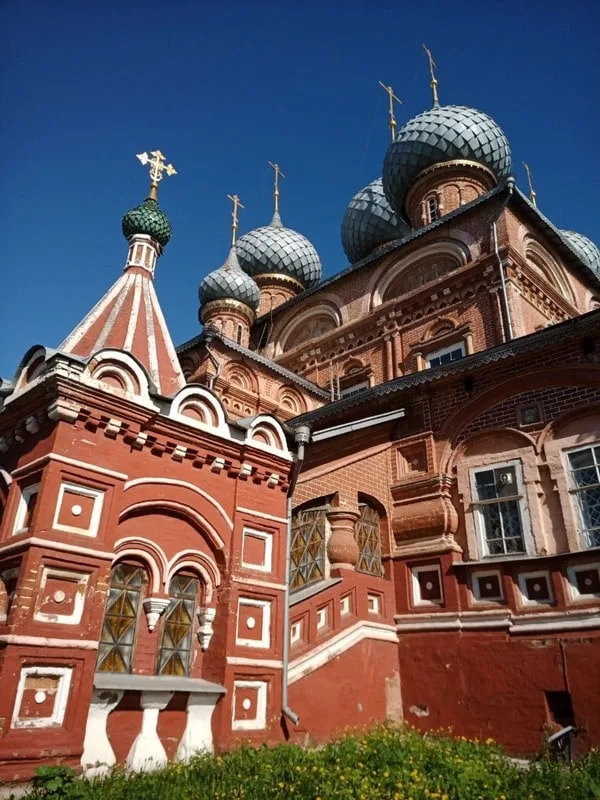Храм Воскресения Христова на Дебре и «русское узорочье»