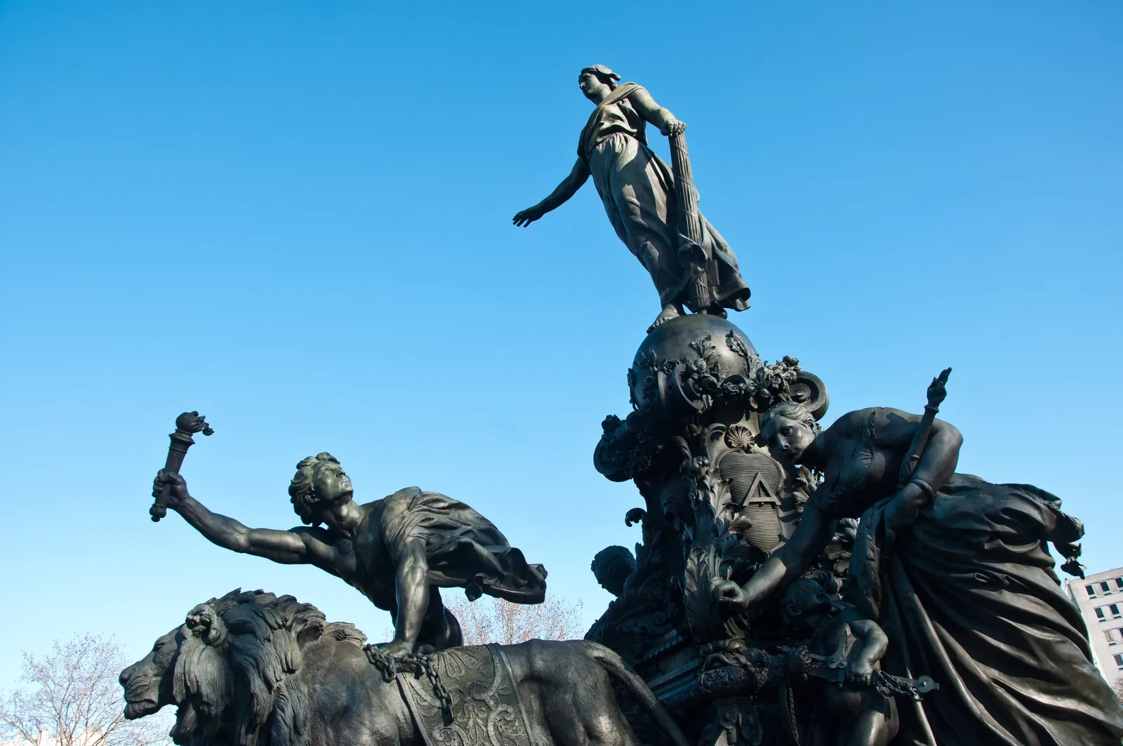 Масонские символы в архитектуре: ложа «Великий Восток Франции»