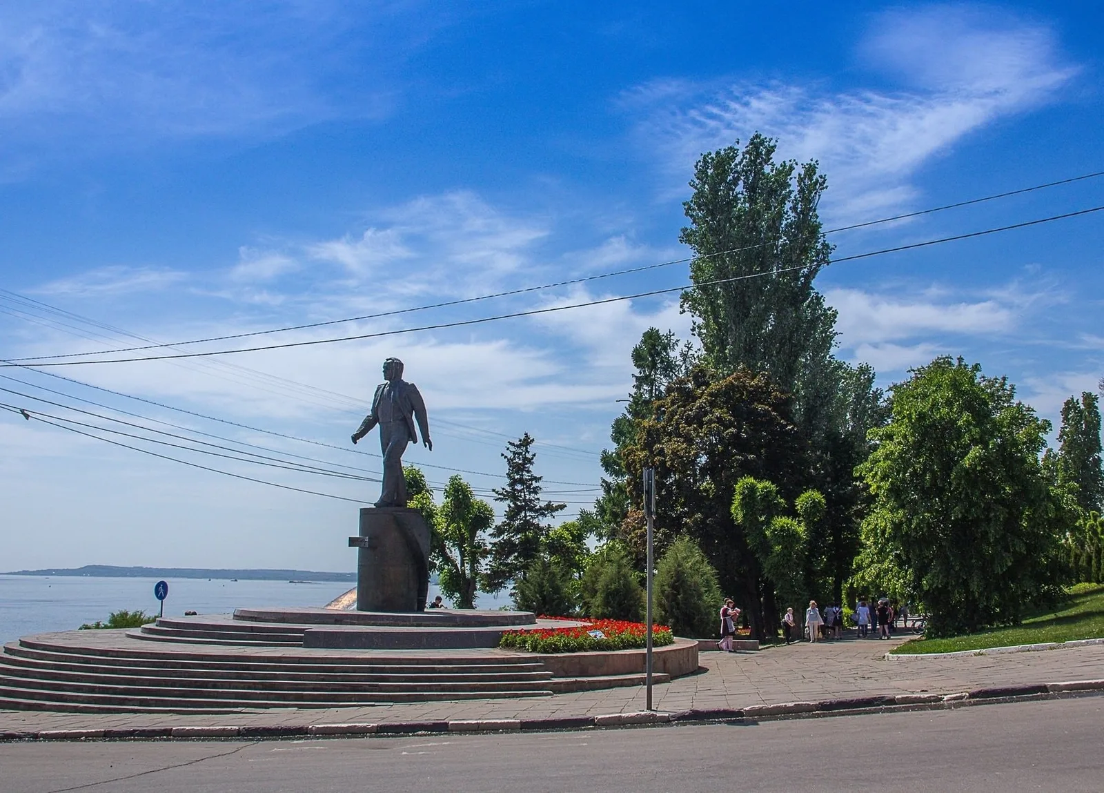 Саратов: по местам первого космонавта