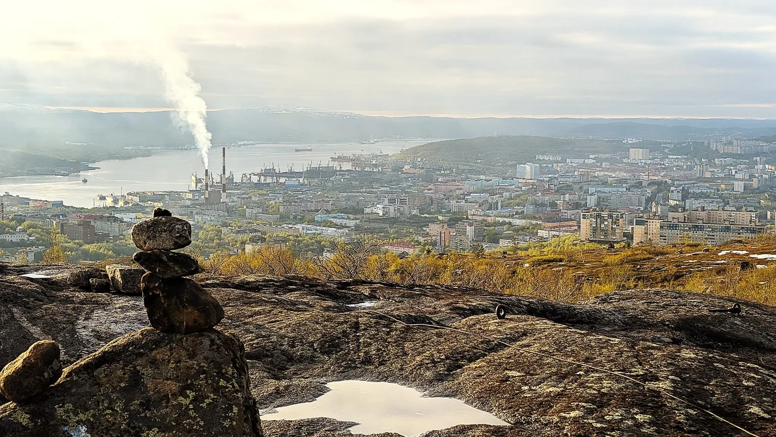 Треккинг - Мурманск с высоты полета.