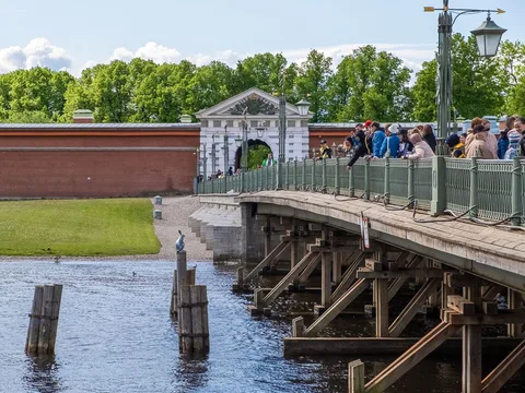 Экскурсия-квест с зайцем по Петропавловской крепости (в телефоне)