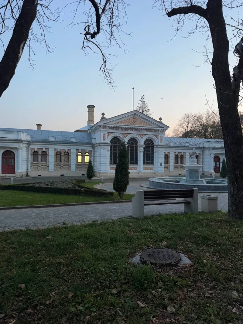 Фроликова