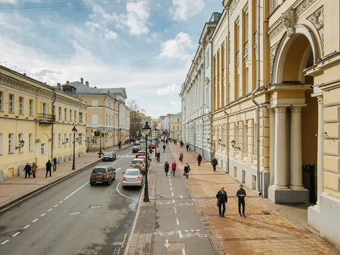 Большая Никитская улица: легенды и современность