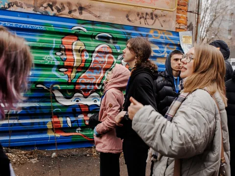 «Мы встретимся там, где нет темноты»: стрит-арт приключение в Нижнем Новгороде