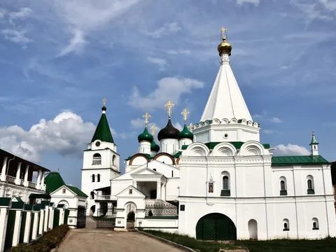 Уроки истории в Печерском монастыре: Рюриковичи и Романовы