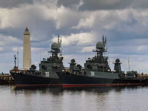 Кронштадт — 300 лет за три часа