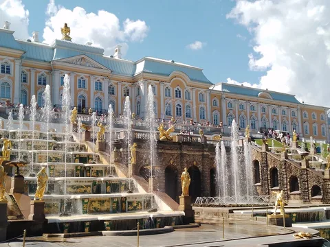 Петергоф: фонтаны и дворцы Нижнего парка