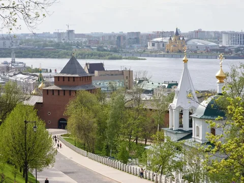 По Нижнему Новгороду — на авто