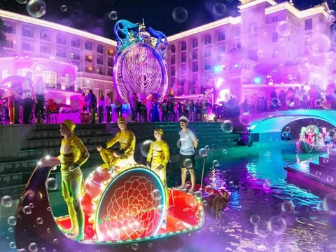 The Land of Legends Night Show: трансфер из Антальи и обратно