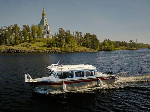 На катере к Валааму — с экскурсией на острове