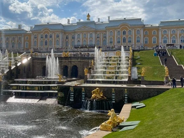 Петергоф: фонтанная столица