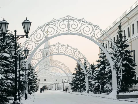 Древний кремль в праздничные дни и не только
