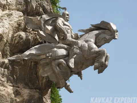 Северная Осетия: Даргавс и Кармадон (индивидуальная поездка)