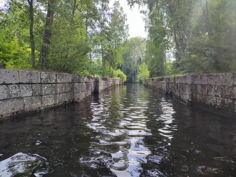 Водная прогулка на катере вдоль побережья парка Монрепо