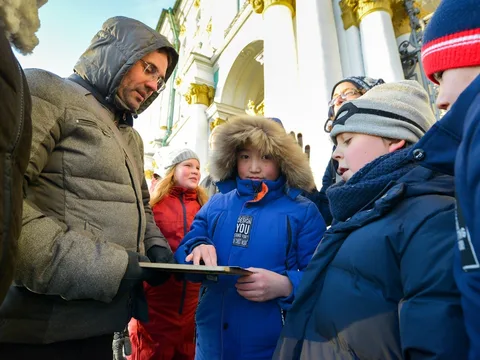 Познавательная прогулка вокруг Эрмитажа для детей (в группе)
