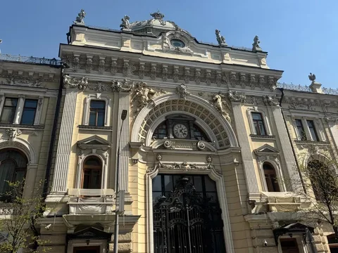 Женские истории на Кузнецком Мосту: как жили барышни до революции