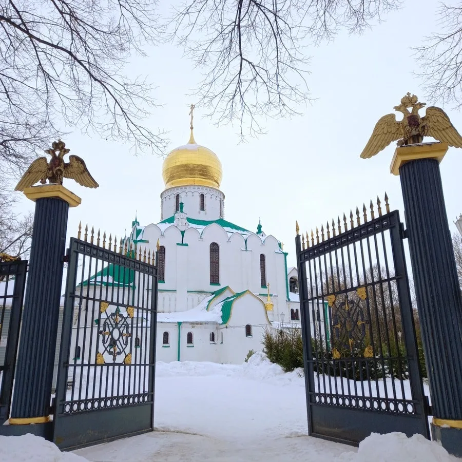 Любимая обитель Николая II в Царском селе — из Петербурга