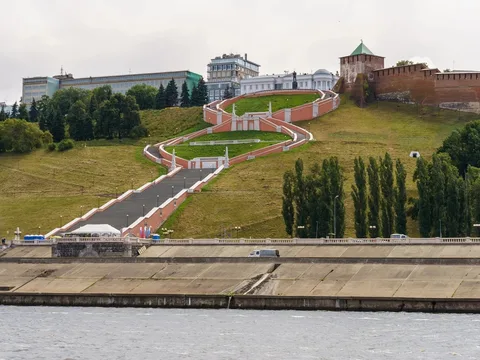 Нижний Новгород с воды — на тихоходном катамаране
