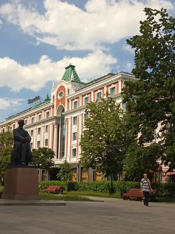 По визитным карточкам Нижнего Новгорода