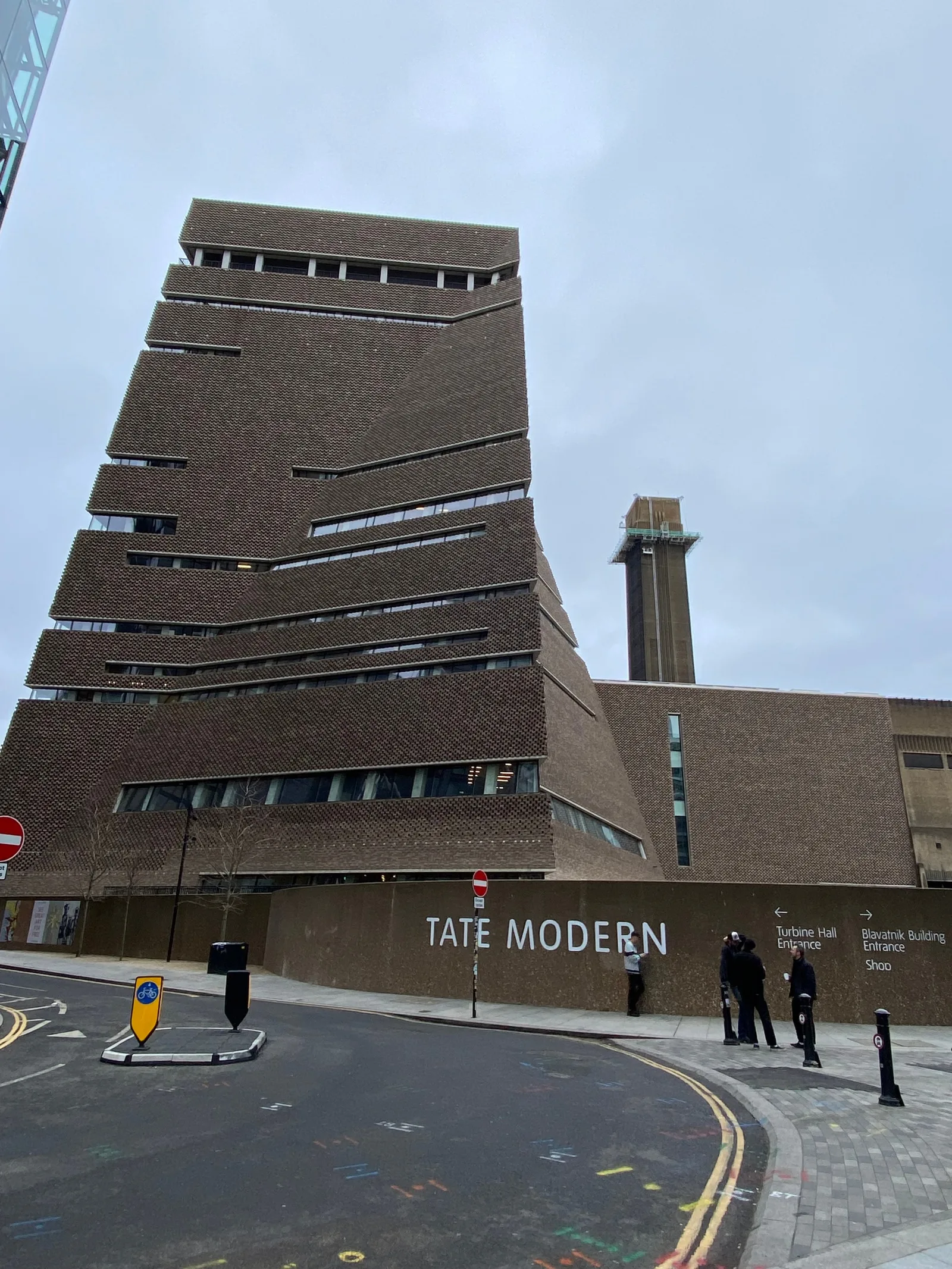 Tate Modern: о музее и шедеврах абстрактной живописи и сюрреализма