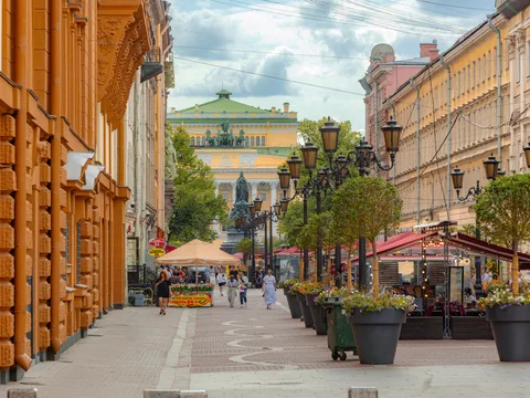 Культурная жизнь столицы империи: театры, концерты, маскарады