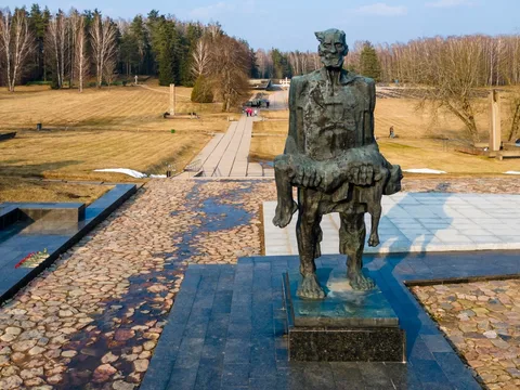 Мемориальные комплексы Хатынь и Курган Славы: на авто из Минска
