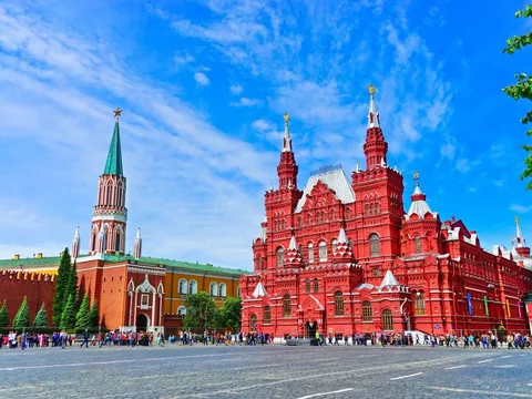 «Наземный и подземный Кремль» — семейная театрализованная экскурсия-квест
