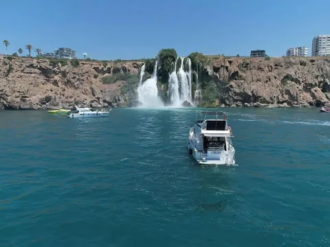 Водная прогулка на частной яхте — в Анталье