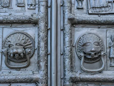 Экскурсия по Софийскому собору в Великом Новгороде