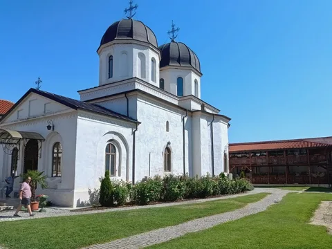 По следам Дракулы — из Бухареста в монастырь Комана