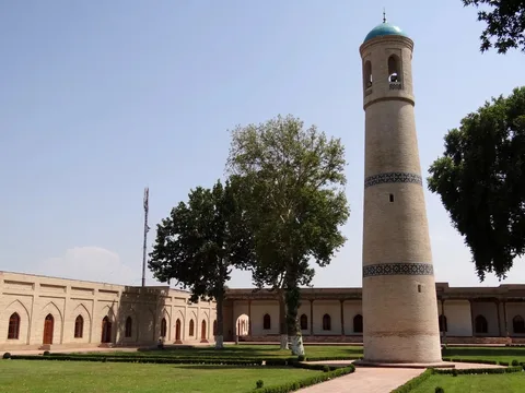 Из Ташкента в Коканд — на самолёте или поезде