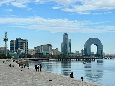 Старый город и современный Баку — в деталях