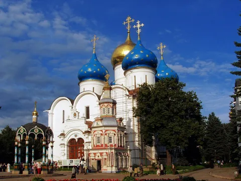 От Загорска до Сергиева Посада: обзорная прогулка по Троице-Сергиевой лавре