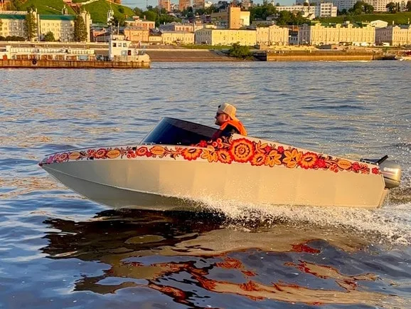На катере по водам Нижнего Новгорода (без капитана)
