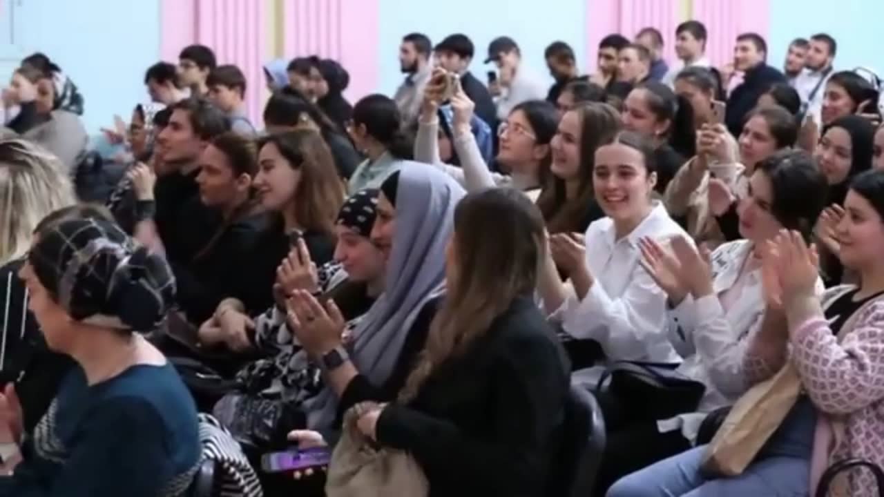 Модница ты, модница,