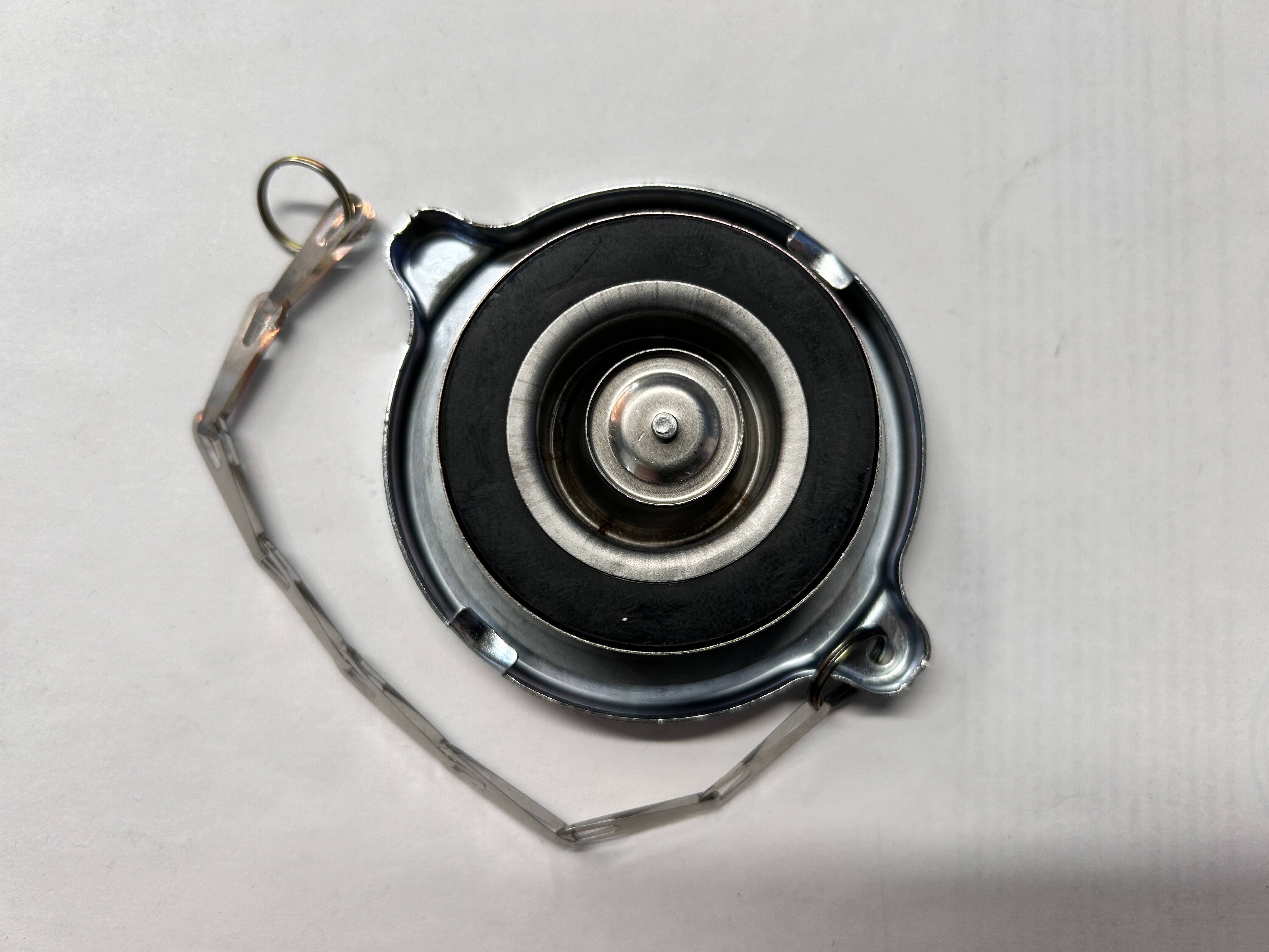 Крышка радиатора Ricardo R6126A-260DE/The lid of Radiator