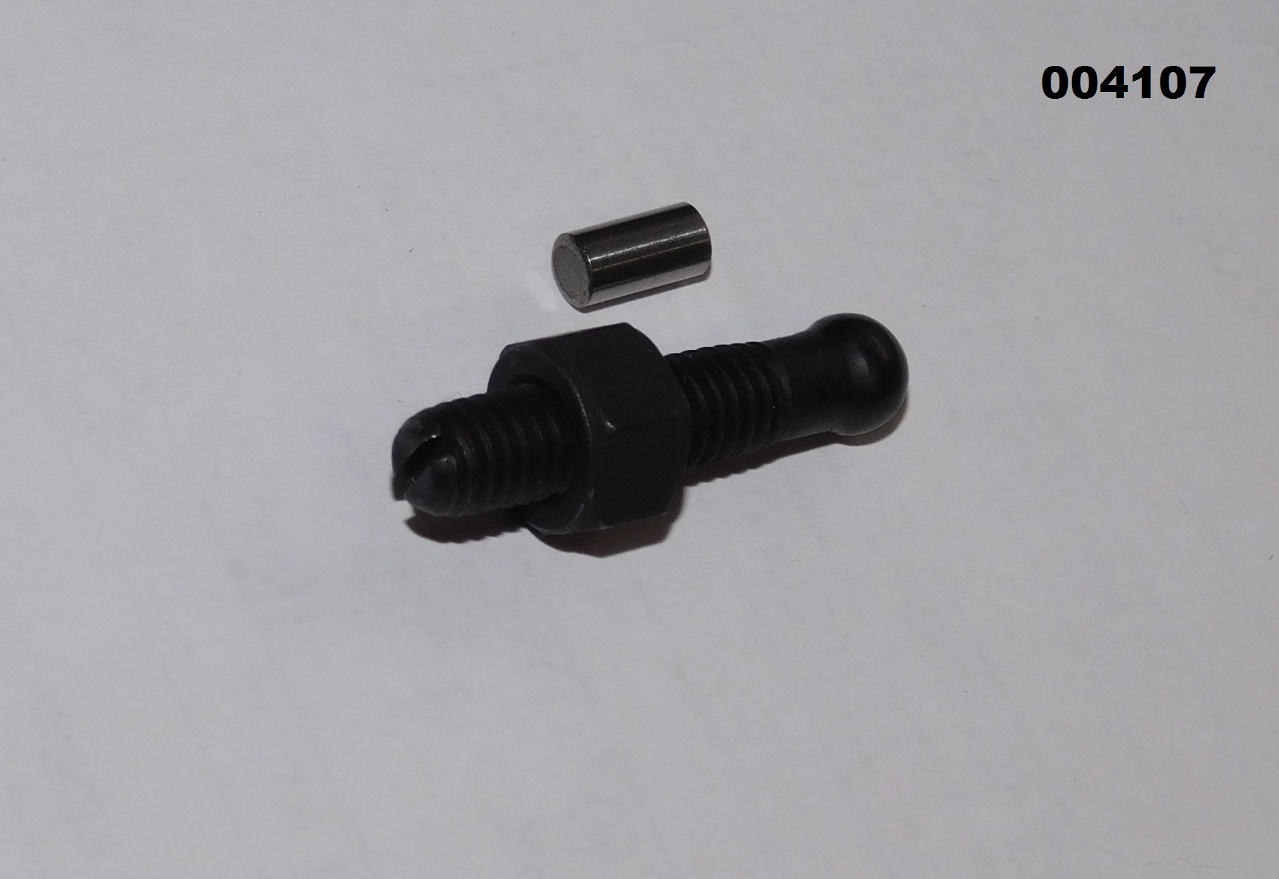 Винт регулировочный коромысла SDG6500 (М6х30)/Adjusting screw of valve gap