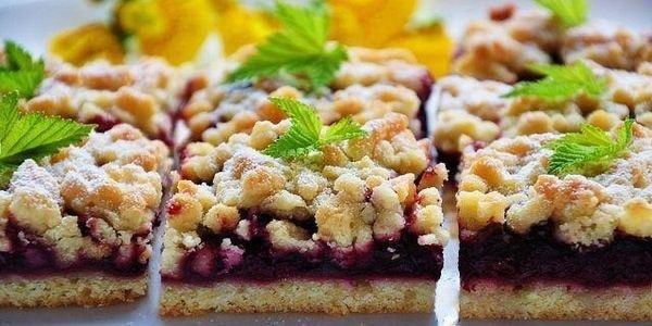 Кучерявый пирог с вареньем