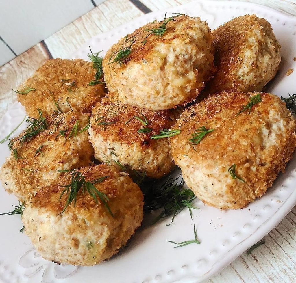 Куриные котлетки с сыром и отрубями
