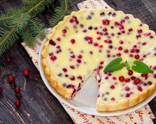 Пирог с клюквой и сметаной