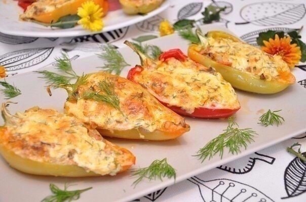 Фаршированные перцы с курицей и сыром