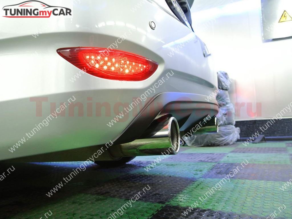 Накладка на задний бампер (диффузор) для Hyundai Solaris 2010-2013 (двойной выхлоп)