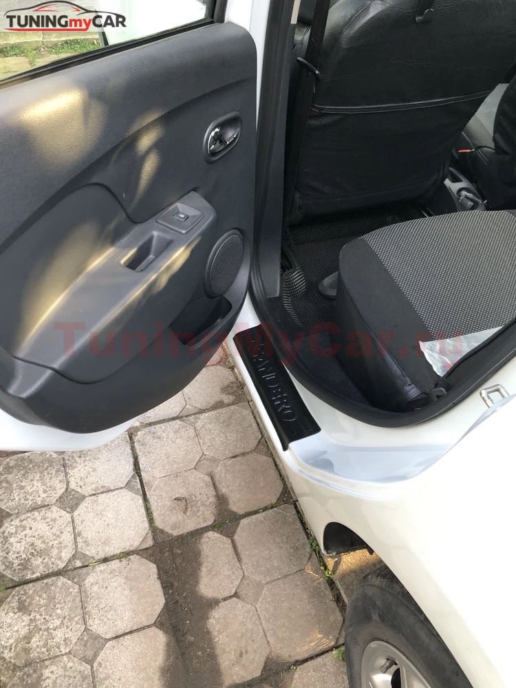 Накладки на внутренние пороги дверей Renault Sandero II 2014—2018 (дорестайлинг),2018+,  Sandero Stepway II 2014-2018 (дорестайлинг), 2018+