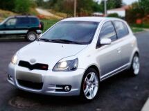 Реснички на фары для Toyota Vitz NCP10